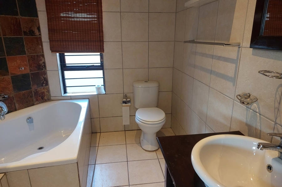 To Let 3 Bedroom Property for Rent in Witfield Gauteng