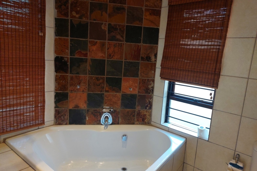 To Let 3 Bedroom Property for Rent in Witfield Gauteng
