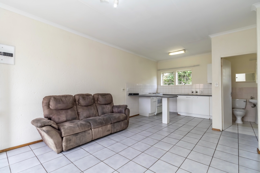1 Bedroom Property for Sale in Magaliessig Gauteng