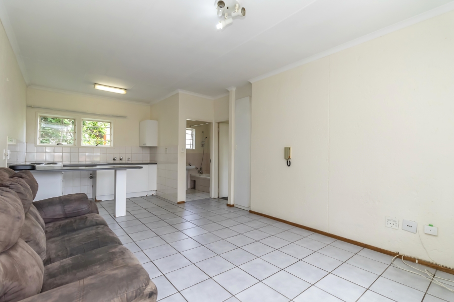 1 Bedroom Property for Sale in Magaliessig Gauteng