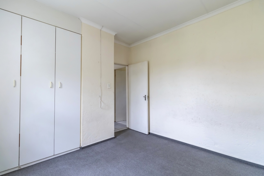 1 Bedroom Property for Sale in Magaliessig Gauteng