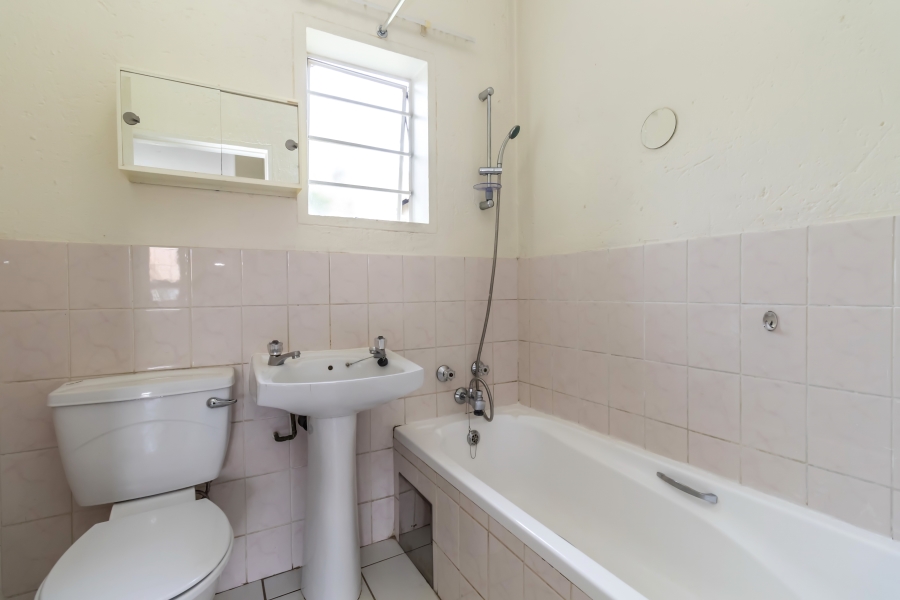 1 Bedroom Property for Sale in Magaliessig Gauteng
