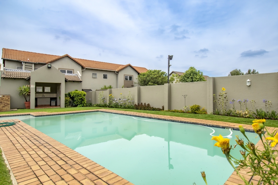 1 Bedroom Property for Sale in Magaliessig Gauteng