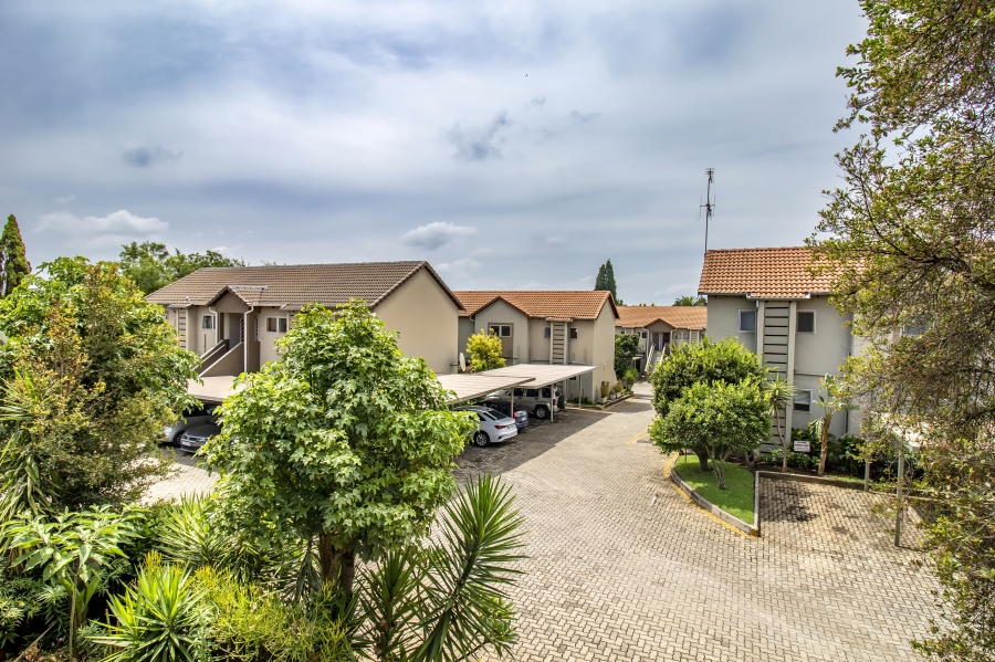 1 Bedroom Property for Sale in Magaliessig Gauteng