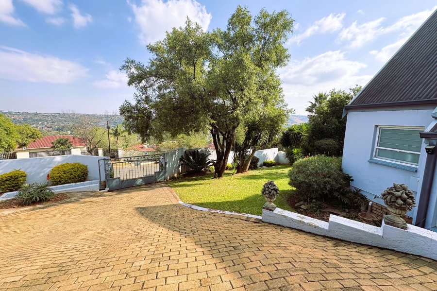 3 Bedroom Property for Sale in Roodekrans Gauteng