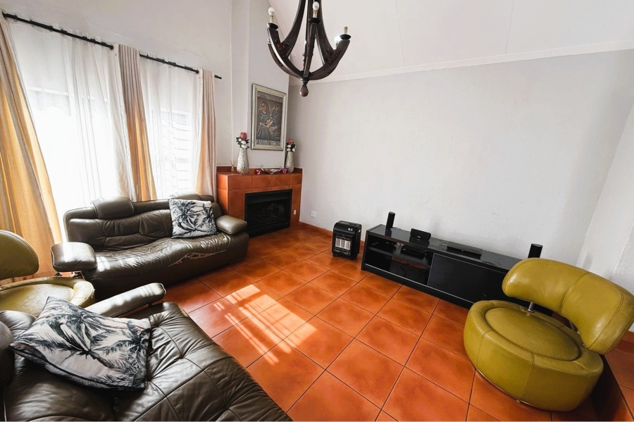 3 Bedroom Property for Sale in Roodekrans Gauteng