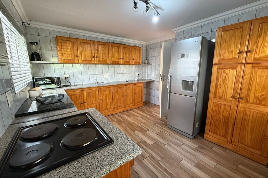 3 Bedroom Property for Sale in Roodekrans Gauteng