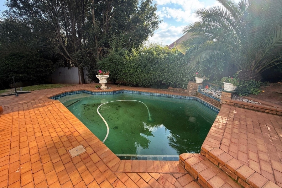 3 Bedroom Property for Sale in Roodekrans Gauteng