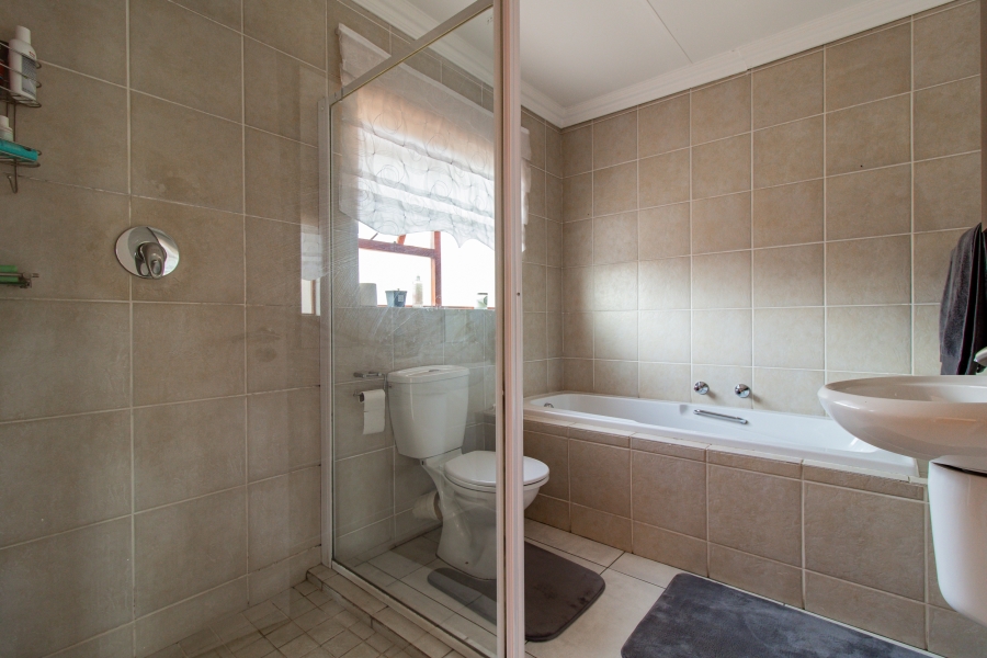 3 Bedroom Property for Sale in Glenvista Gauteng