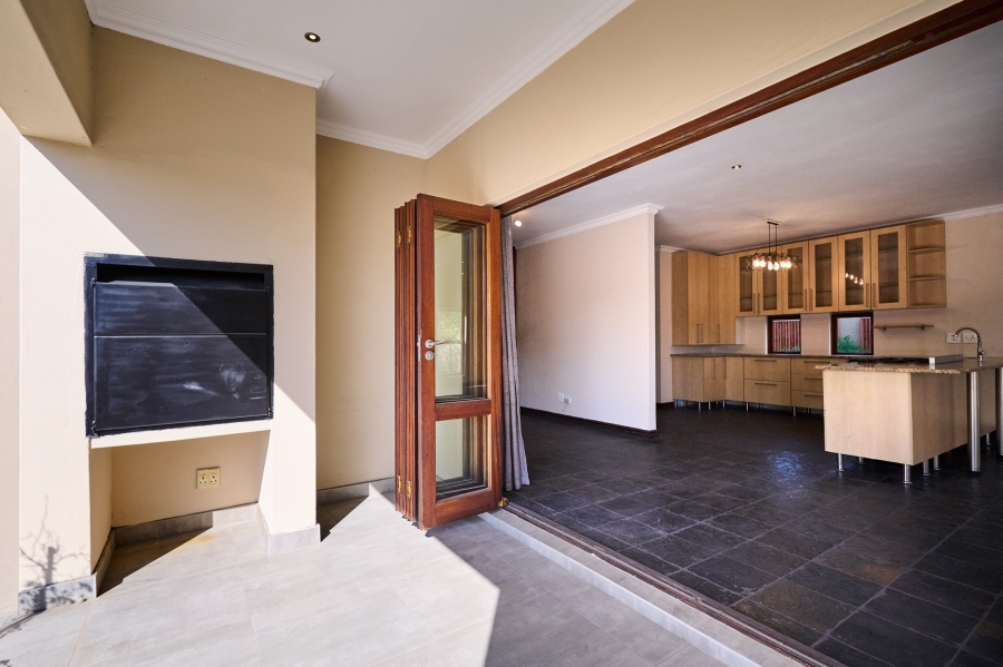4 Bedroom Property for Sale in Carlswald North Estate Gauteng