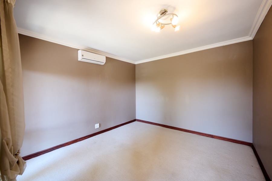 4 Bedroom Property for Sale in Carlswald North Estate Gauteng