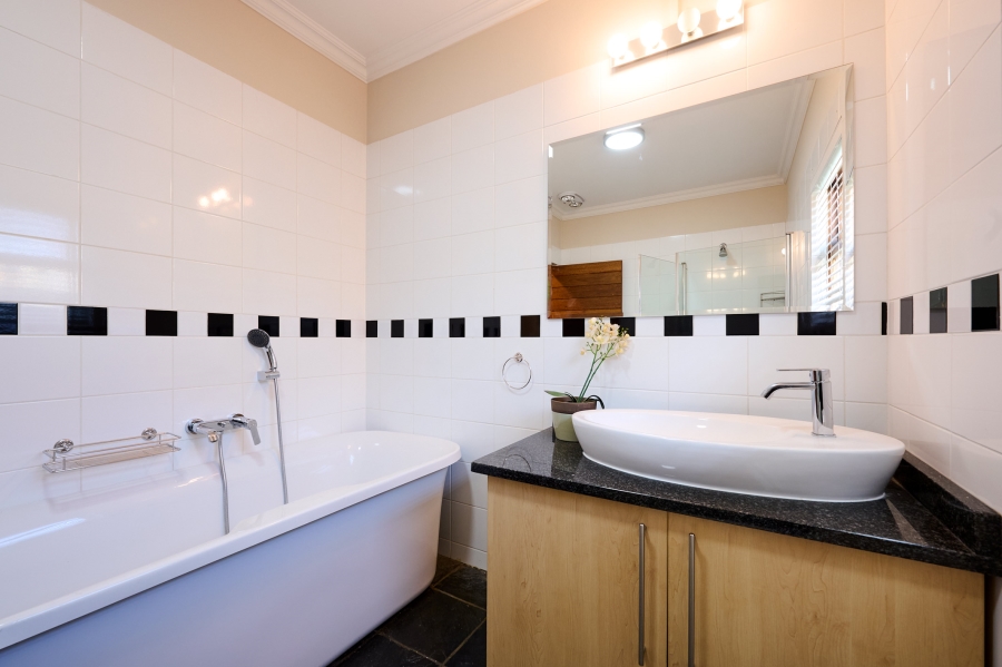 4 Bedroom Property for Sale in Carlswald North Estate Gauteng