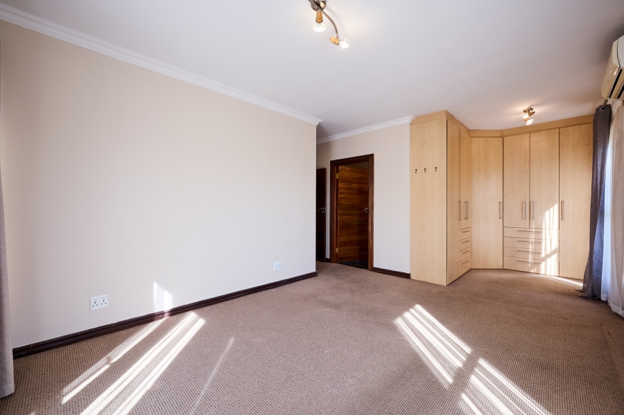4 Bedroom Property for Sale in Carlswald North Estate Gauteng