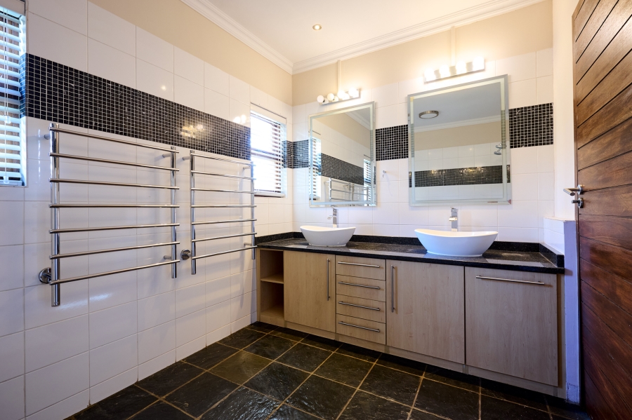 4 Bedroom Property for Sale in Carlswald North Estate Gauteng