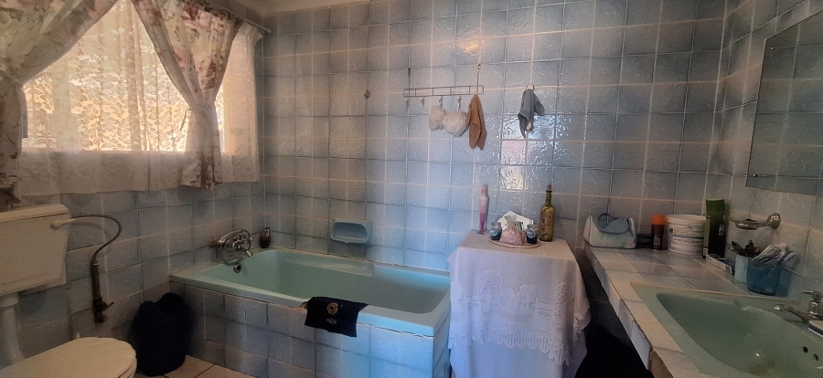 4 Bedroom Property for Sale in Quellerie Park Gauteng