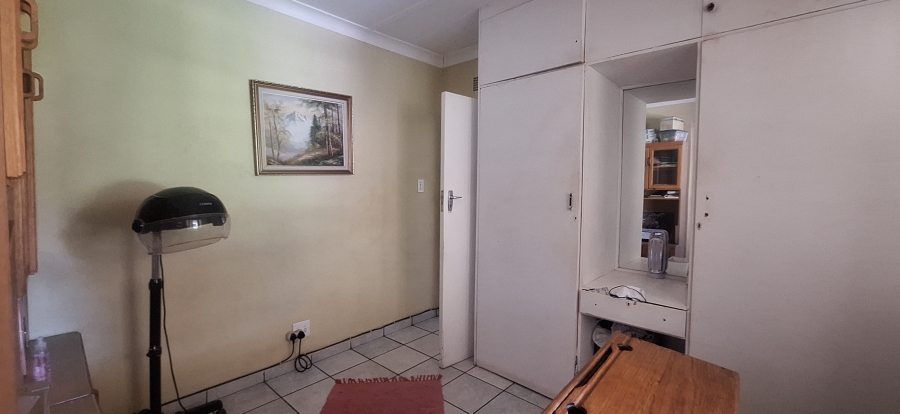 4 Bedroom Property for Sale in Quellerie Park Gauteng