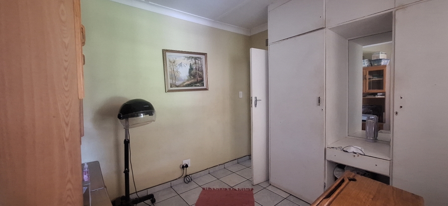 4 Bedroom Property for Sale in Quellerie Park Gauteng