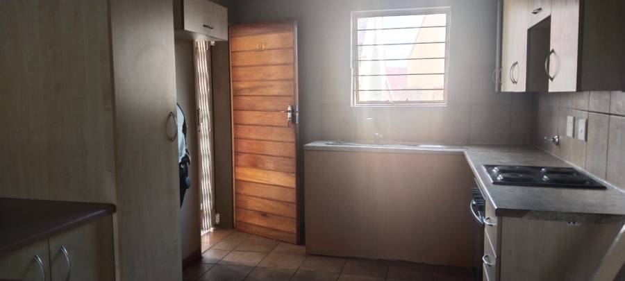 To Let 2 Bedroom Property for Rent in Sundowner Gauteng