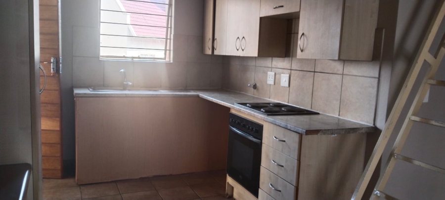 To Let 2 Bedroom Property for Rent in Sundowner Gauteng