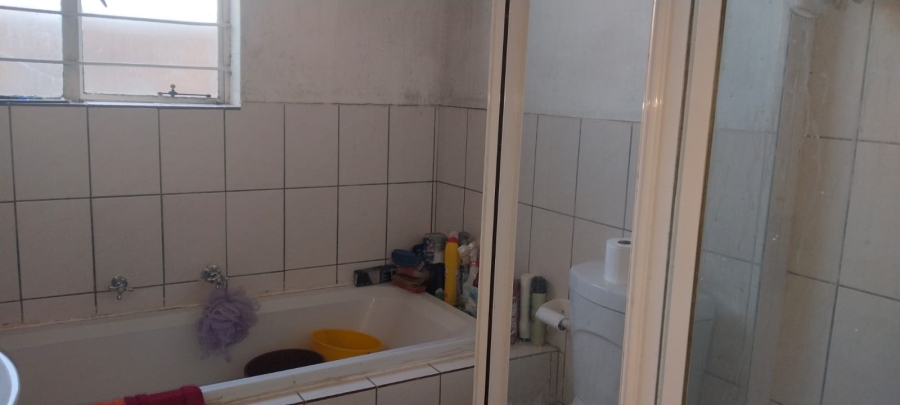 To Let 2 Bedroom Property for Rent in Ruimsig Gauteng