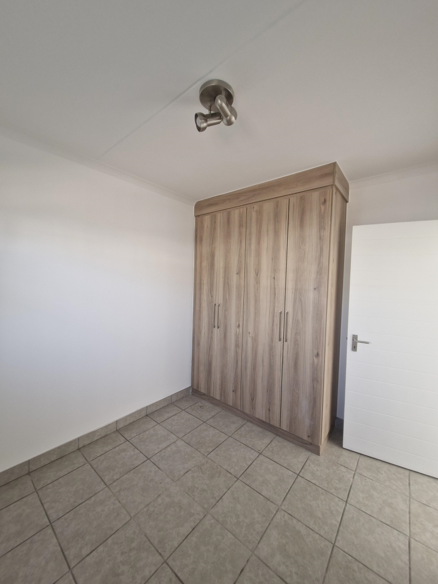 To Let 4 Bedroom Property for Rent in Esther Park Gauteng