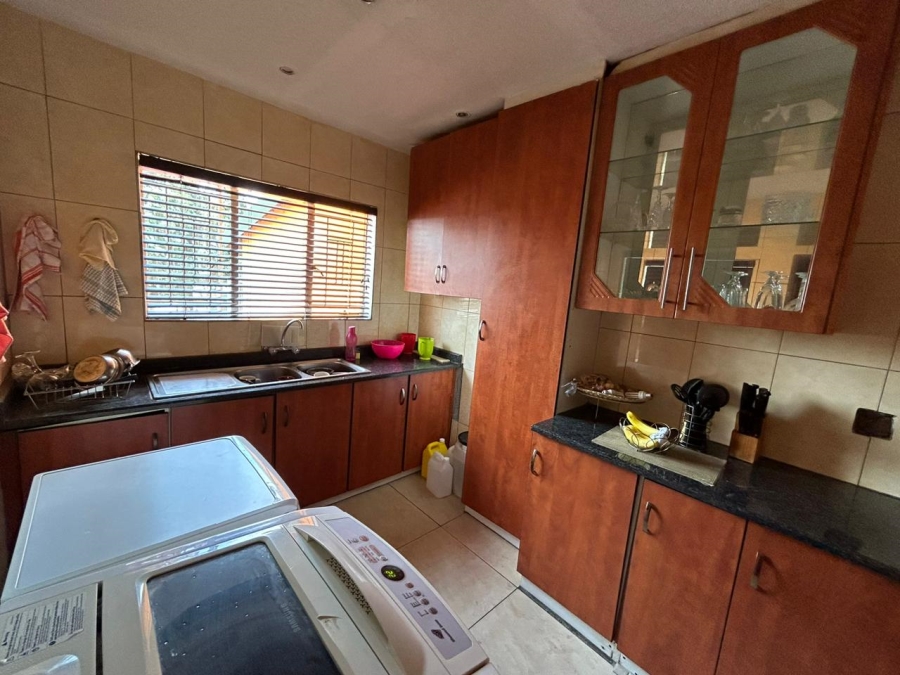 3 Bedroom Property for Sale in Lindhaven Gauteng