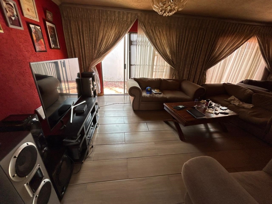 3 Bedroom Property for Sale in Lindhaven Gauteng