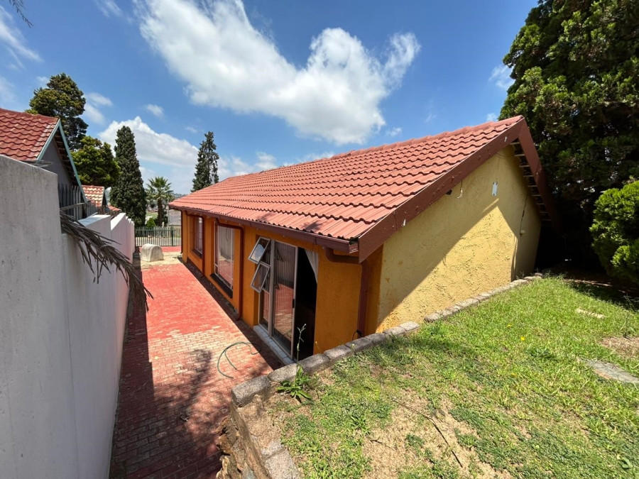 3 Bedroom Property for Sale in Lindhaven Gauteng