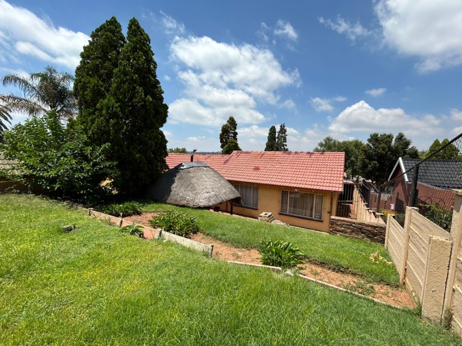 3 Bedroom Property for Sale in Lindhaven Gauteng