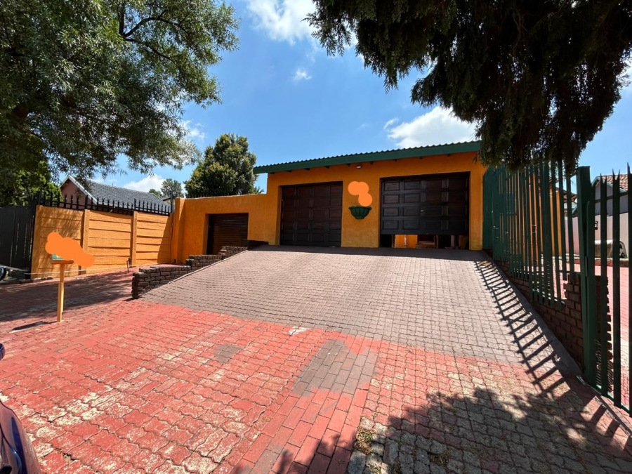 3 Bedroom Property for Sale in Lindhaven Gauteng