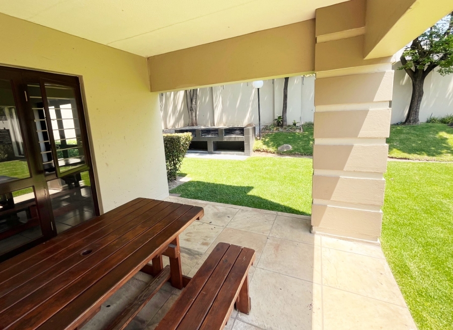 To Let 1 Bedroom Property for Rent in Fourways Gauteng