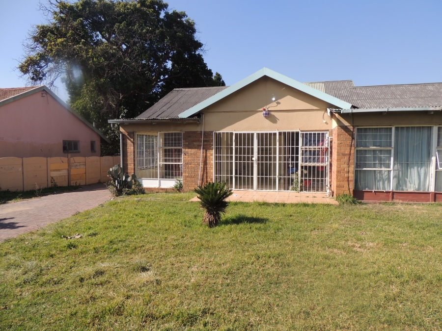 4 Bedroom Property for Sale in Tulisa Park Gauteng