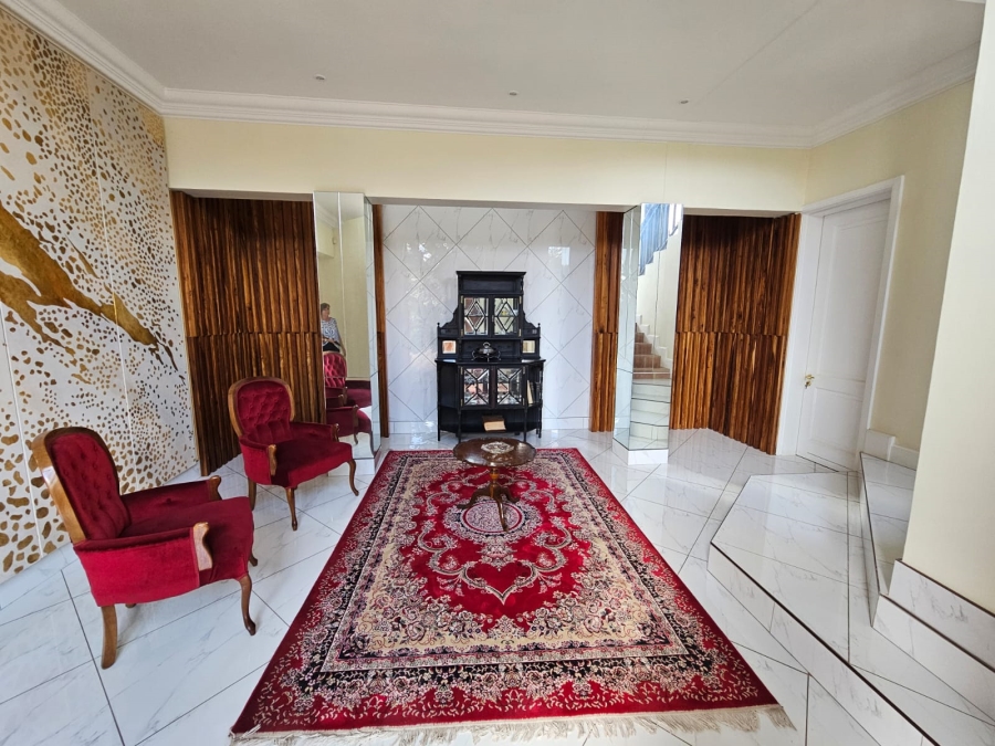 5 Bedroom Property for Sale in Mooikloof Gauteng