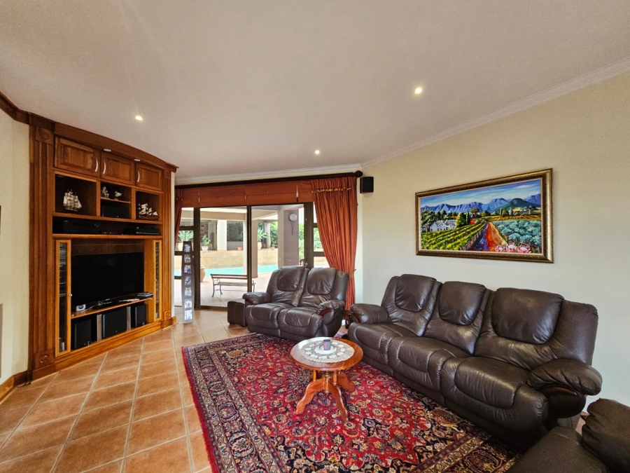 5 Bedroom Property for Sale in Mooikloof Gauteng