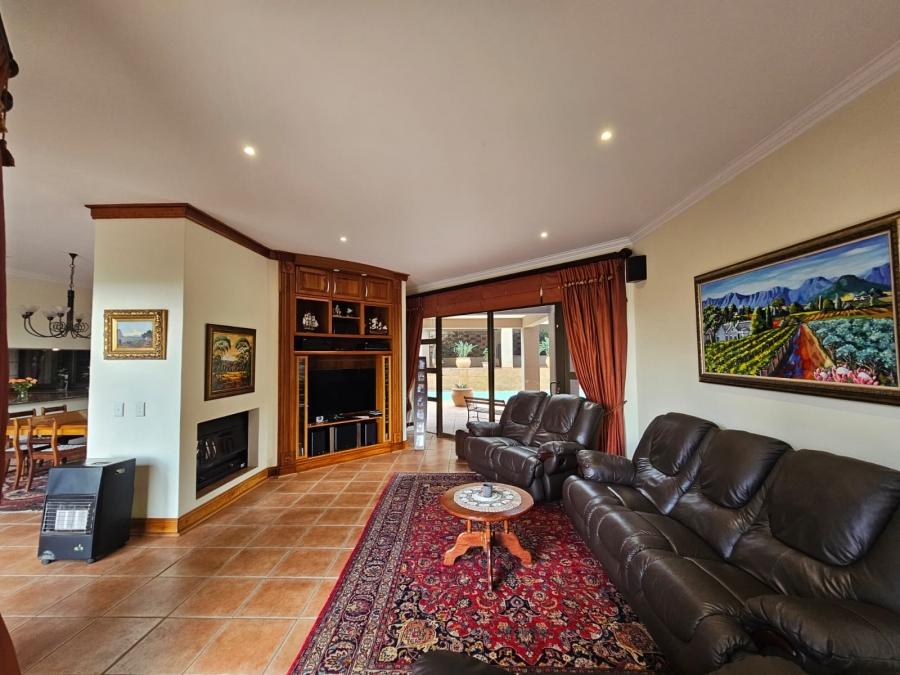 5 Bedroom Property for Sale in Mooikloof Gauteng