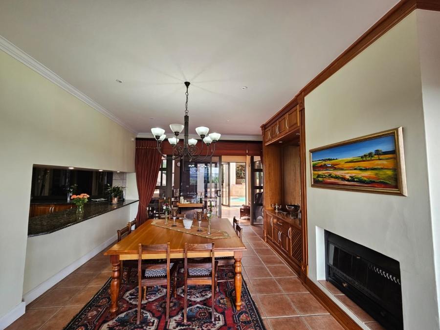 5 Bedroom Property for Sale in Mooikloof Gauteng