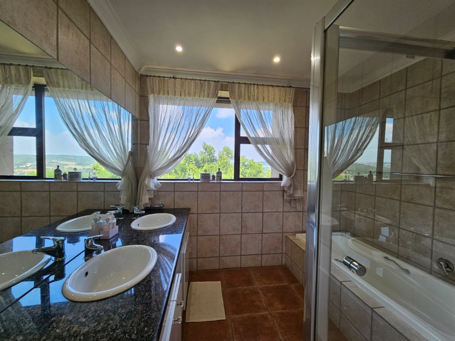 5 Bedroom Property for Sale in Mooikloof Gauteng