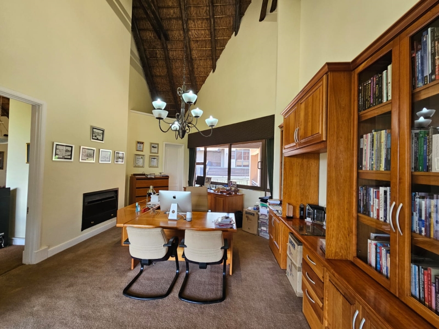 5 Bedroom Property for Sale in Mooikloof Gauteng