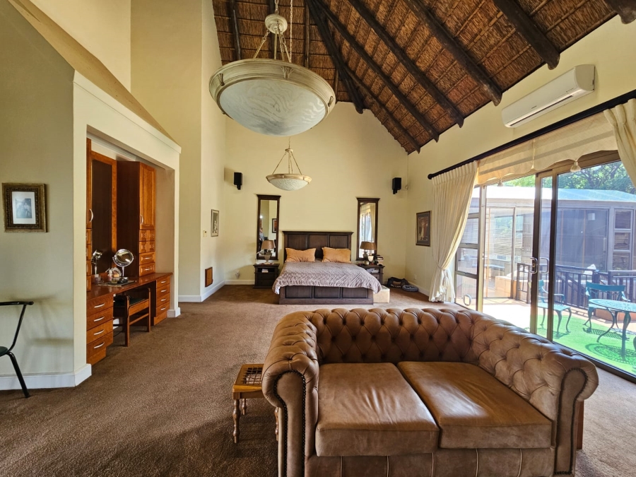 5 Bedroom Property for Sale in Mooikloof Gauteng