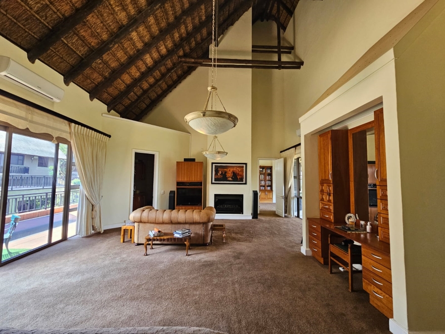 5 Bedroom Property for Sale in Mooikloof Gauteng
