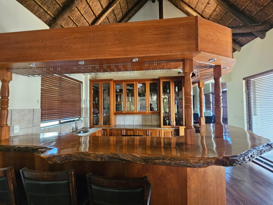 5 Bedroom Property for Sale in Mooikloof Gauteng