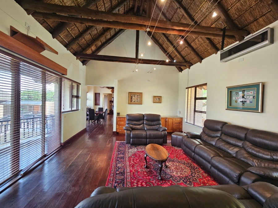 5 Bedroom Property for Sale in Mooikloof Gauteng