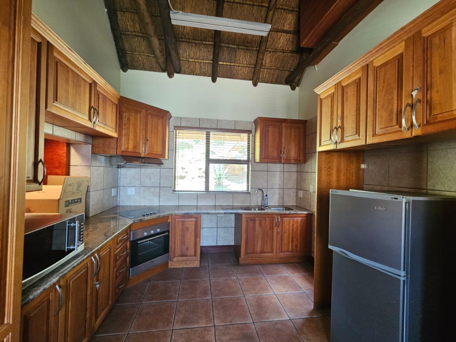 5 Bedroom Property for Sale in Mooikloof Gauteng