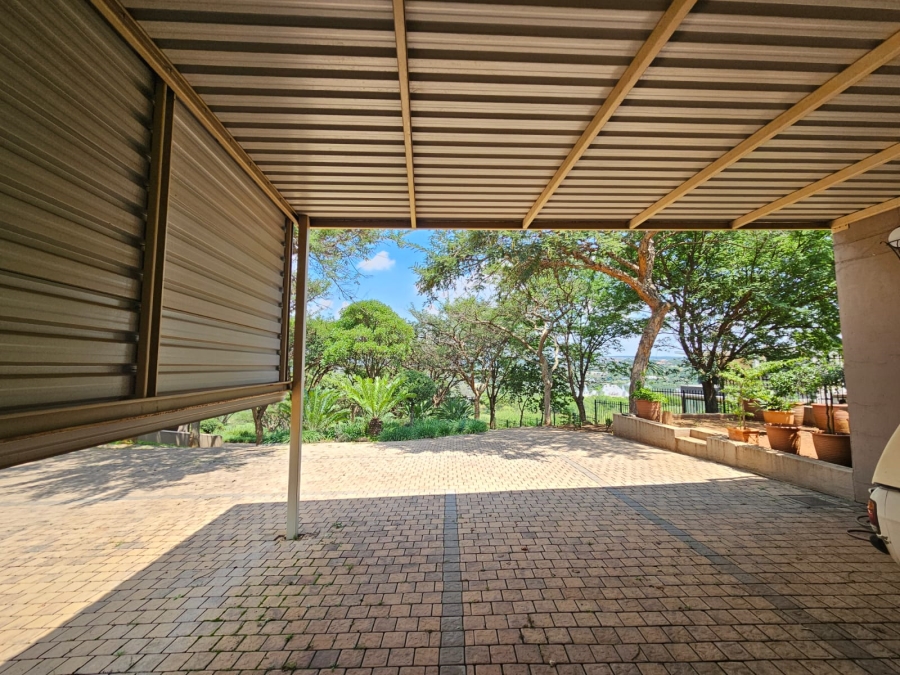 5 Bedroom Property for Sale in Mooikloof Gauteng