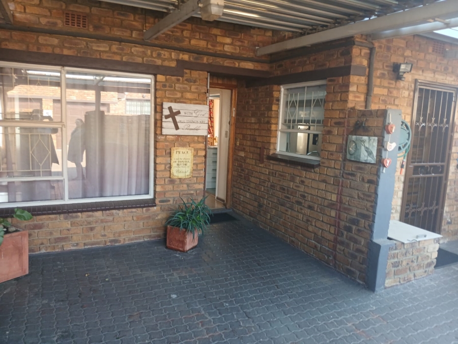 3 Bedroom Property for Sale in Randhart Gauteng