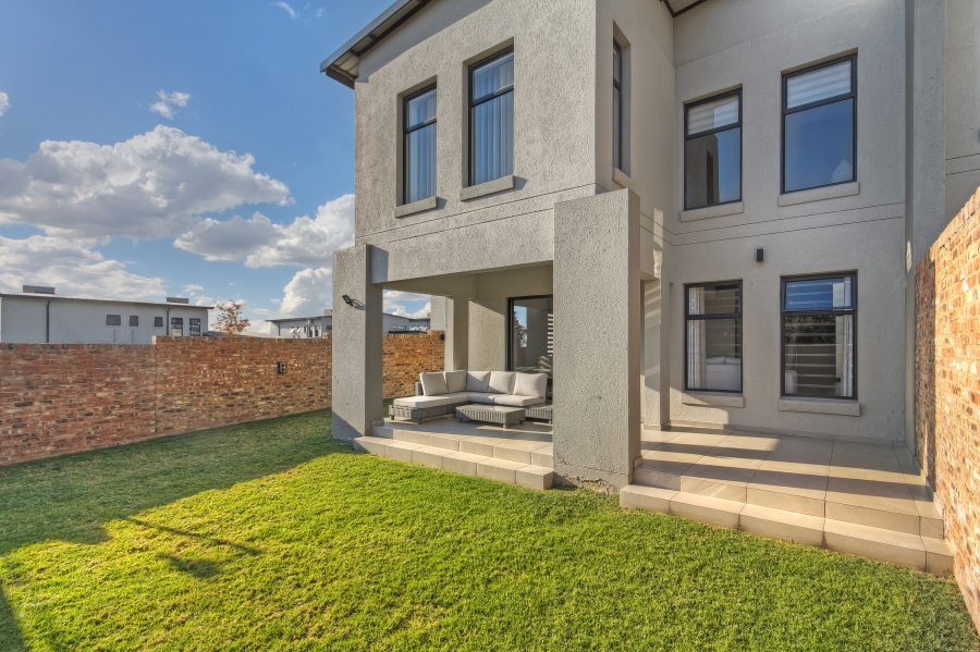 3 Bedroom Property for Sale in Crowthorne AH Gauteng
