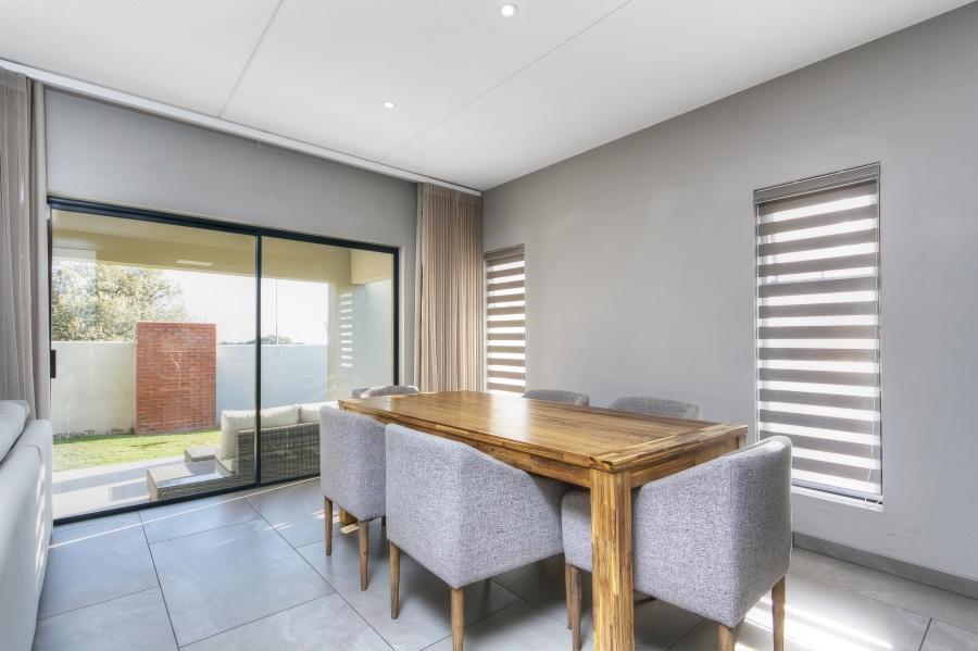 3 Bedroom Property for Sale in Crowthorne AH Gauteng