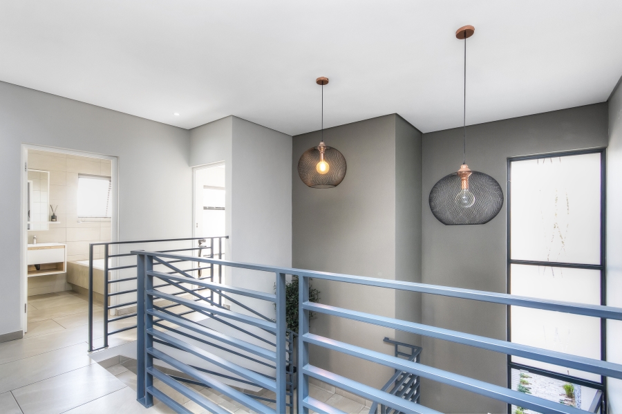 3 Bedroom Property for Sale in Crowthorne AH Gauteng