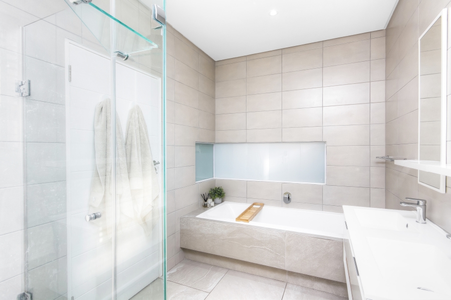 3 Bedroom Property for Sale in Crowthorne AH Gauteng