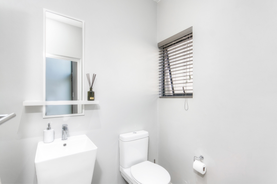 3 Bedroom Property for Sale in Crowthorne AH Gauteng